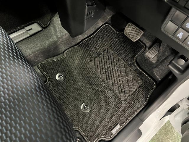 タントカスタムXリミテッド 走行11キロ/クリアランスソナー一年保証・走行距離無制限 走行11キロ サイドエアバック クリアランスソナー オートマチックハイビーム オートライト LEDヘッドライト ベンチシート シートヒーター 両側電動スライドドア(埼玉県)の中古車