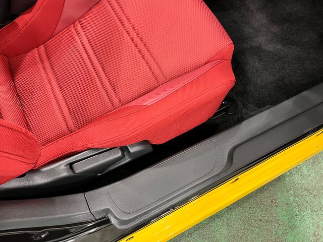 コペンローブ　走行３９８２キロ／ＨＫＳマフラー／ＬＥＤヘッドランプ１年保証距離無制限　走行距離３９８２キロ　助手席エアバッグ　クリアランスソナー　ＬＥＤヘッドランプ　シートヒーター　アイドリングストップ（埼玉県）の中古車