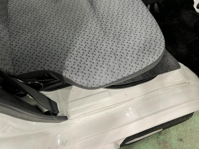 キャリイトラックKCスペシャル 走行23271キロ/LEDヘッドランプ1年保証距離無制限 走行距離23271キロ FMAMラジオ フロアマット 助手席エアバッグ LEDヘッドランプ キーレスエントリー マニュアルエアコン(埼玉県)の中古車