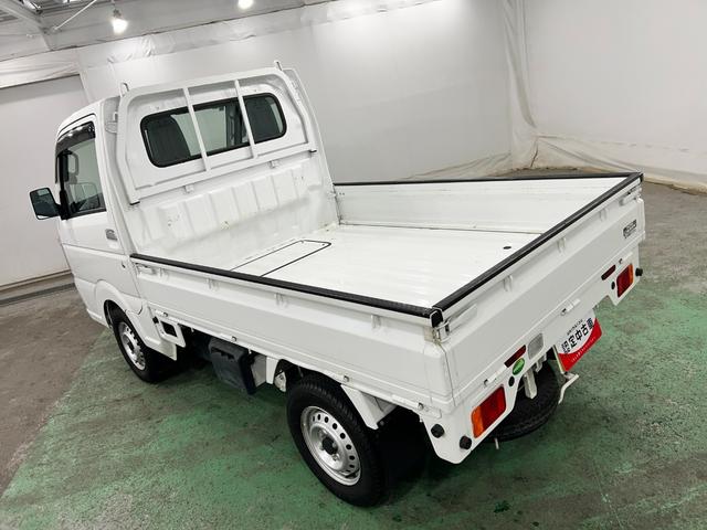 キャリイトラックKCスペシャル 走行23271キロ/LEDヘッドランプ1年保証距離無制限 走行距離23271キロ FMAMラジオ フロアマット 助手席エアバッグ LEDヘッドランプ キーレスエントリー マニュアルエアコン(埼玉県)の中古車