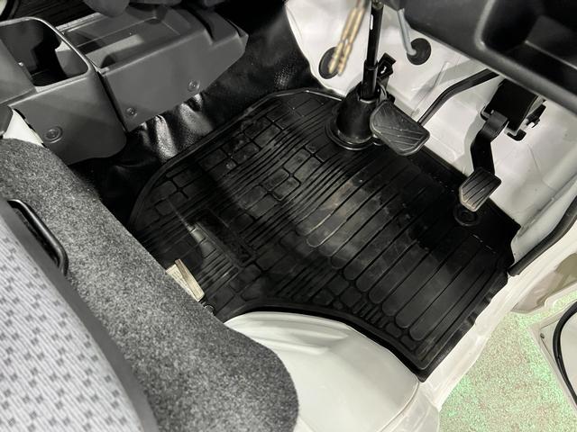 キャリイトラックKCスペシャル 走行23271キロ/LEDヘッドランプ1年保証距離無制限 走行距離23271キロ FMAMラジオ フロアマット 助手席エアバッグ LEDヘッドランプ キーレスエントリー マニュアルエアコン(埼玉県)の中古車