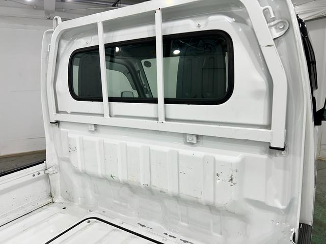 キャリイトラックKCスペシャル 走行23271キロ/LEDヘッドランプ1年保証距離無制限 走行距離23271キロ FMAMラジオ フロアマット 助手席エアバッグ LEDヘッドランプ キーレスエントリー マニュアルエアコン(埼玉県)の中古車