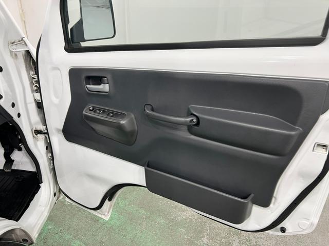 キャリイトラックKCスペシャル 走行23271キロ/LEDヘッドランプ1年保証距離無制限 走行距離23271キロ FMAMラジオ フロアマット 助手席エアバッグ LEDヘッドランプ キーレスエントリー マニュアルエアコン(埼玉県)の中古車