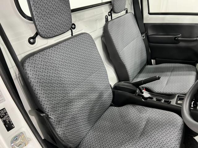 キャリイトラックKCスペシャル 走行23271キロ/LEDヘッドランプ1年保証距離無制限 走行距離23271キロ FMAMラジオ フロアマット 助手席エアバッグ LEDヘッドランプ キーレスエントリー マニュアルエアコン(埼玉県)の中古車