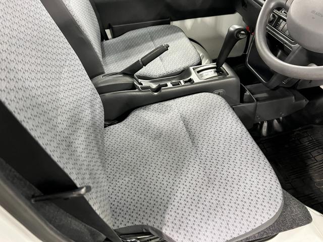 キャリイトラックKCスペシャル 走行23271キロ/LEDヘッドランプ1年保証距離無制限 走行距離23271キロ FMAMラジオ フロアマット 助手席エアバッグ LEDヘッドランプ キーレスエントリー マニュアルエアコン(埼玉県)の中古車