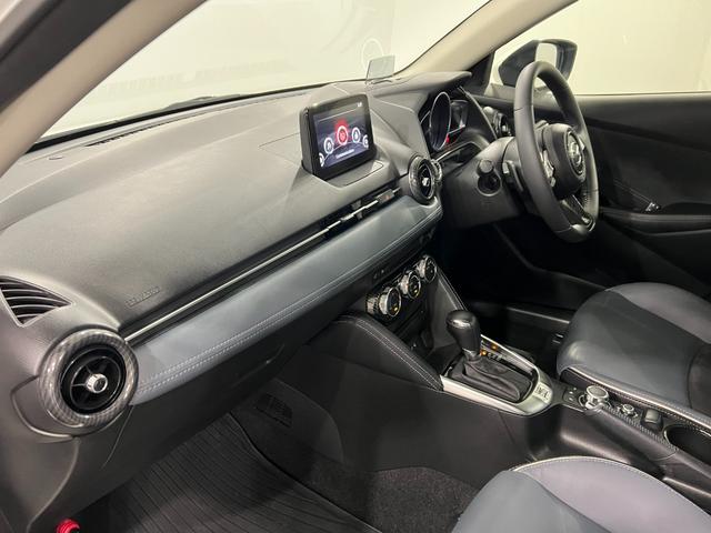 MAZDA215S Lパッケージ 走行65750キロ/全周囲カメラ1年保証距離無制限 走行距離65750キロ 全周囲カメラ ブルートゥース 純正マット サイドエアバッグ クリアランスソナー アイドリングストップ 電動格納式ドアミラー(埼玉県)の中古車