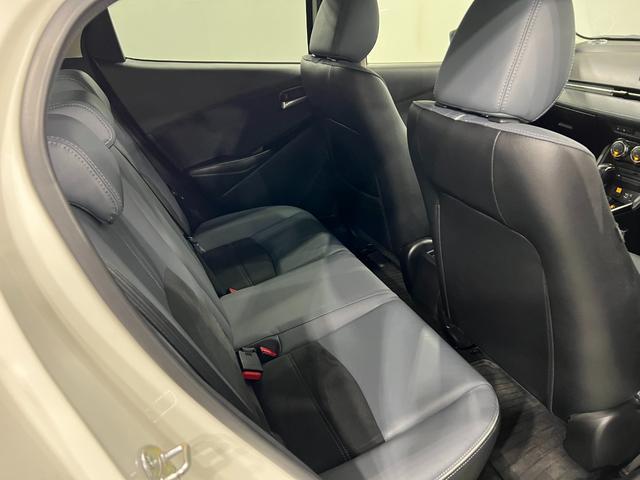 MAZDA215S Lパッケージ 走行65750キロ/全周囲カメラ1年保証距離無制限 走行距離65750キロ 全周囲カメラ ブルートゥース 純正マット サイドエアバッグ クリアランスソナー アイドリングストップ 電動格納式ドアミラー(埼玉県)の中古車