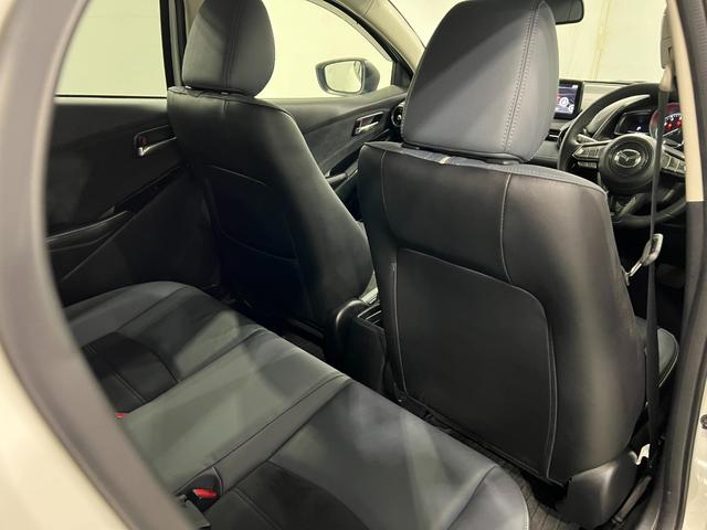 MAZDA215S Lパッケージ 走行65750キロ/全周囲カメラ1年保証距離無制限 走行距離65750キロ 全周囲カメラ ブルートゥース 純正マット サイドエアバッグ クリアランスソナー アイドリングストップ 電動格納式ドアミラー(埼玉県)の中古車