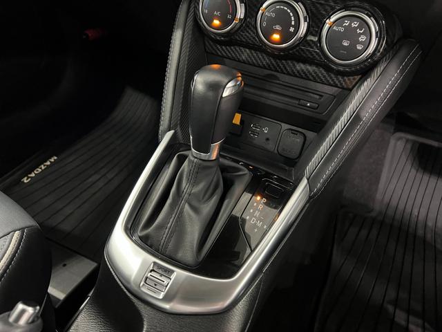 MAZDA215S Lパッケージ 走行65750キロ/全周囲カメラ1年保証距離無制限 走行距離65750キロ 全周囲カメラ ブルートゥース 純正マット サイドエアバッグ クリアランスソナー アイドリングストップ 電動格納式ドアミラー(埼玉県)の中古車
