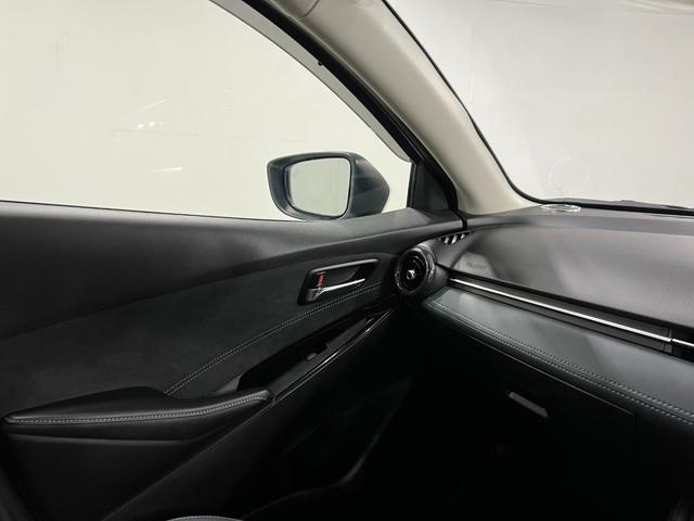 MAZDA215S Lパッケージ 走行65750キロ/全周囲カメラ1年保証距離無制限 走行距離65750キロ 全周囲カメラ ブルートゥース 純正マット サイドエアバッグ クリアランスソナー アイドリングストップ 電動格納式ドアミラー(埼玉県)の中古車
