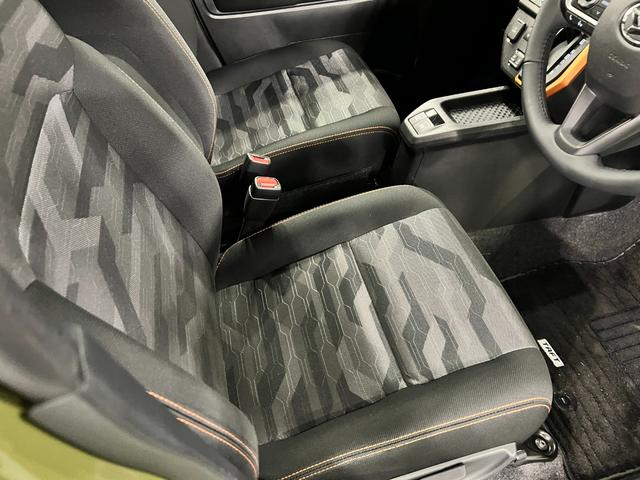 タフトＧ　修復歴／走行２５１８０キロ／純正９インチナビ／ドラレコ１年保証距離無制限　走行距離２５１８０キロ　純正フルセグナビ　バックカメラ　ドラレコ　純正マット　サイドエアバッグ　ＬＥＤヘッドランプ　アイドリングストップ　シートヒーター　オート格納式ドアミラー（埼玉県）の中古車
