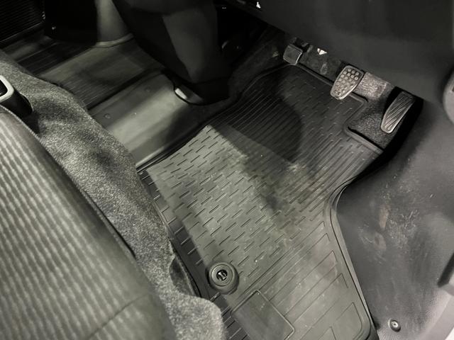 ハイゼットカーゴクルーズ　走行８２４０７キロ／ナビ／ＥＴＣ一年保証・走行距離無制限走行８２４０７キロ　フルセグナビ　ブルートゥース　クリアランスソナー　オートライト　アイドリングストップ（埼玉県）の中古車