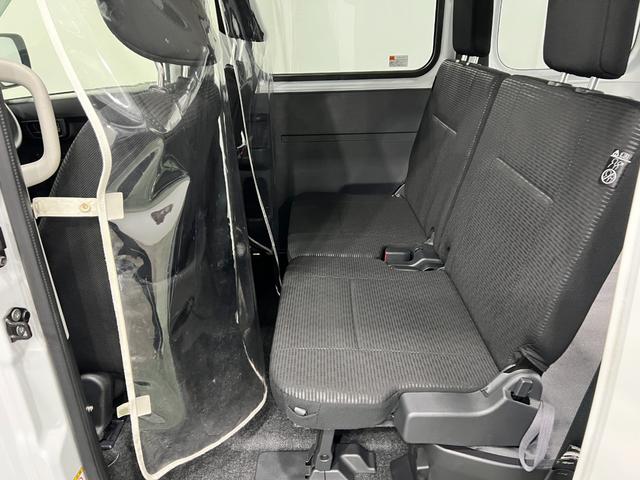 ハイゼットカーゴクルーズ　走行８２４０７キロ／ナビ／ＥＴＣ一年保証・走行距離無制限走行８２４０７キロ　フルセグナビ　ブルートゥース　クリアランスソナー　オートライト　アイドリングストップ（埼玉県）の中古車