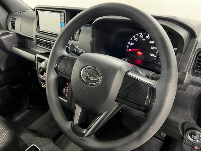ハイゼットカーゴクルーズ　走行８２４０７キロ／ナビ／ＥＴＣ一年保証・走行距離無制限走行８２４０７キロ　フルセグナビ　ブルートゥース　クリアランスソナー　オートライト　アイドリングストップ（埼玉県）の中古車