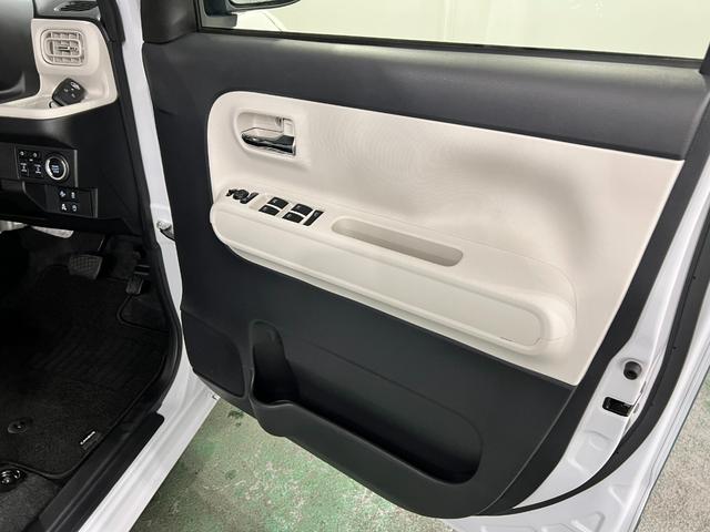 ムーヴキャンバスストライプスＧターボ　走行１４９５９キロ／ＬＥＤヘッドランプ１年保証距離無制限　走行距離１４９５９キロ　純正マット　サイドエアバッグ　ＬＥＤヘッドランプ　アイドリングストップ　シートヒーター　両側電動スライドドア　電動パーキングブレーキ　オート格納式ドアミラー（東京都）の中古車