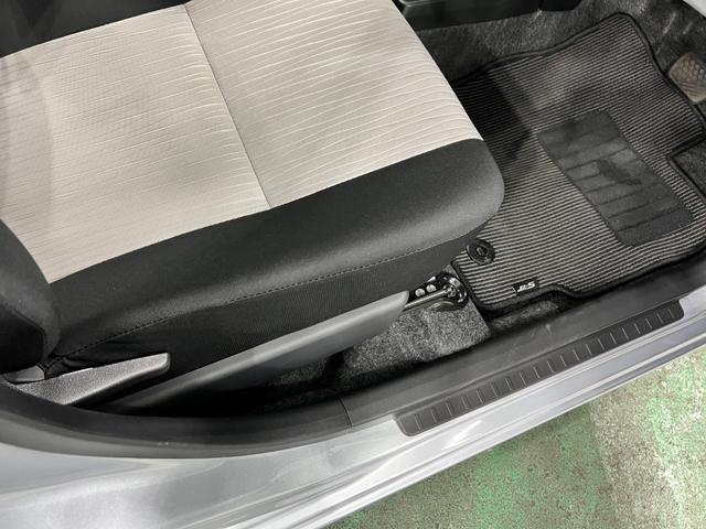 ミライースＸ　ＳＡIII　走行１５６５キロ／クリアランスソナー一年保証・走行距離無制限　走行１５６５キロ　助手席エアバック　オートライト　オートマチックハイビーム　クリアランスソナー　アイドリングストップ（埼玉県）の中古車