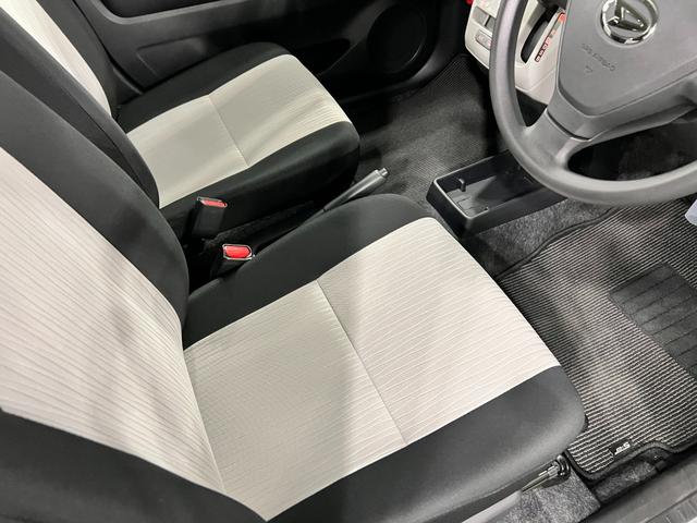 ミライースＸ　ＳＡIII　走行１３７０キロ／ＬＥＤヘッドランプ／マット１年保証距離無制限　走行距離１３７０キロ　純正マット　助手席エアバッグ　クリアランスソナー　オートライト　ＬＥＤヘッドランプ　アイドリングストップ　電動格納式ドアミラー　キーレスエントリー（埼玉県）の中古車