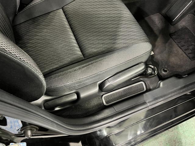 フィットハイブリッドＳ　ホンダセンシング　走行７９３１２キロ／雹害／ナビ一年保証・走行距離無制限走行７９３１２キロ　フルセグナビ　ブルートゥース　バックカメラ　ＥＴＣ　サイドエアバック　オートライト　ＬＥＤヘッドライト（埼玉県）の中古車