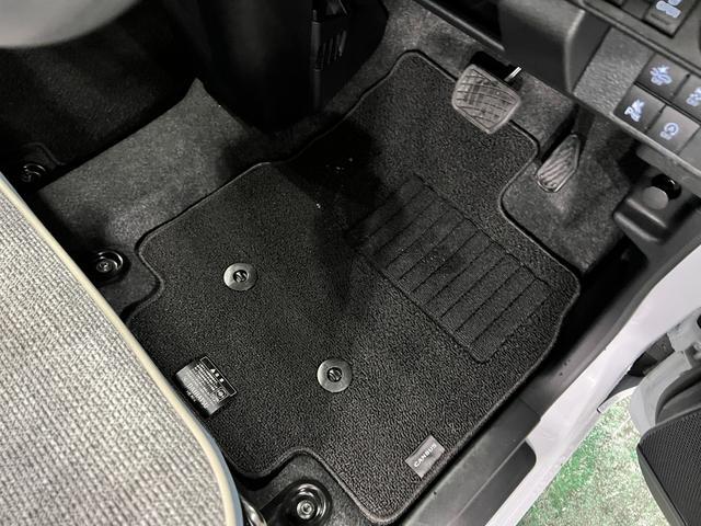 ムーヴキャンバスストライプスG 走行2115キロ/LEDヘッドランプ/マット1年保証距離無制限 走行距離2115キロ 純正マット サイドエアバッグ LEDヘッドランプ アイドリングストップ シートヒーター 両側電動スライドドア オート格納式ドアミラー 電動パーキングブレーキ(埼玉県)の中古車