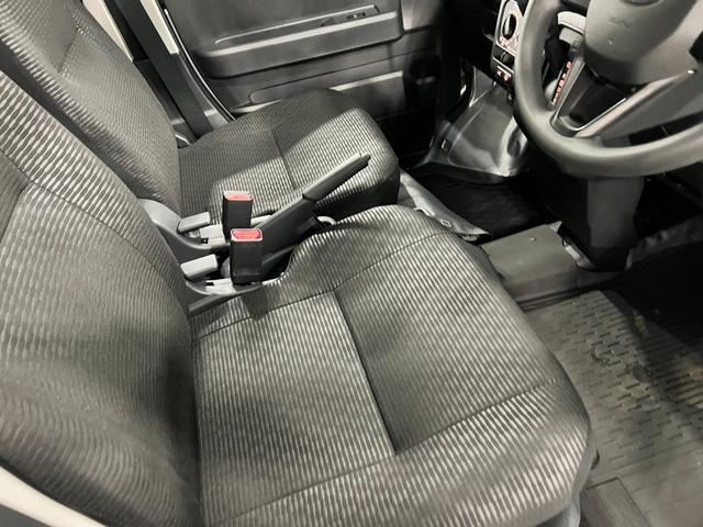ハイゼットカーゴＤＸ　走行８４１７キロ／クリアランスソナー一年保証・走行距離無制限　走行８４１７キロ　助手席エアバック　　オートライト　　クリアランスソナー　アイドリングストップ（埼玉県）の中古車
