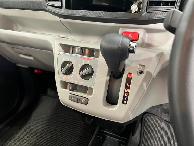 ミライースＸ　ＳＡIII　走行２５２７キロ／ＬＥＤヘッドランプ／マット１年保証距離無制限　走行距離２５２７キロ　純正マット　助手席エアバッグ　クリアランスソナー　ＬＥＤヘッドランプ　アイドリングストップ　電動格納式ドアミラー（埼玉県）の中古車