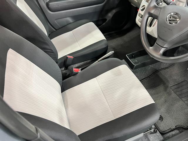 ミライースＸ　ＳＡIII　走行２５２７キロ／ＬＥＤヘッドランプ／マット１年保証距離無制限　走行距離２５２７キロ　純正マット　助手席エアバッグ　クリアランスソナー　ＬＥＤヘッドランプ　アイドリングストップ　電動格納式ドアミラー（埼玉県）の中古車