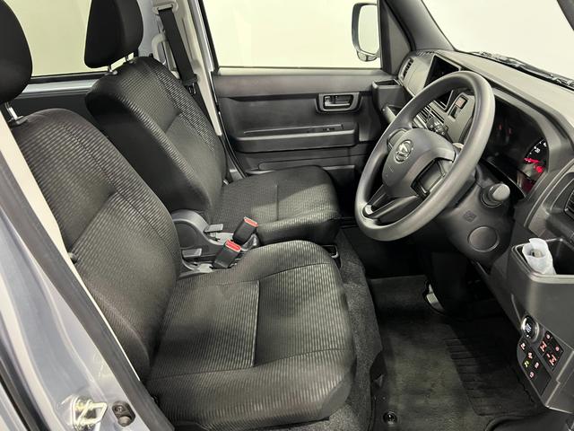 ハイゼットカーゴクルーズ　４ＷＤ／走行３８６２４キロ／ＬＥＤヘッドランプ１年保証距離無制限　走行距離３８６２４キロ　純正マット　助手席エアバッグ　ＬＥＤヘッドランプ　アイドリングストップ　両側電動スライドドア　電動格納式ドアミラー　デジタルインナーミラー（埼玉県）の中古車