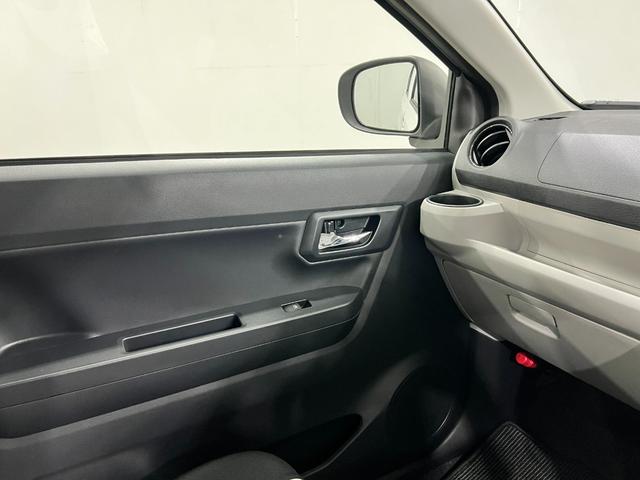 ミライースＸ　ＳＡIII　走行６６９４キロ／ＬＥＤヘッドランプ／マット１年保証距離無制限　走行距離６６９４キロ　純正マット　助手席エアバッグ　クリアランスソナー　ＬＥＤヘッドランプ　アイドリングストップ　電動格納式ドアミラー（東京都）の中古車