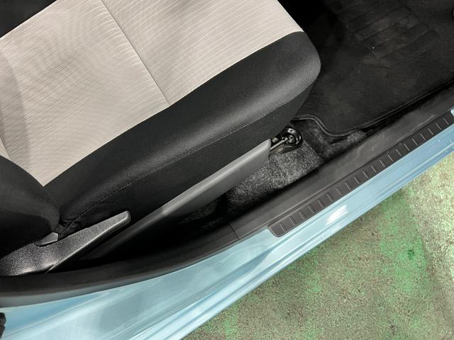 ミライースL SAIII 走行2844キロ/オートライト/マット1年保証距離無制限 走行距離2844キロ フロアマット 助手席エアバッグ クリアランスソナー オートマチックハイビーム オートライト アイドリングストップ キーレスエントリー(埼玉県)の中古車