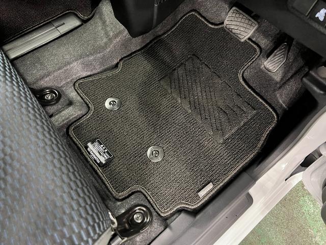タントカスタムRSリミテッド 走行3183キロ/クリアランスソナー一年保証・走行距離無制限 走行3183キロ サイドエアバック クリアランスソナー オートマチックハイビーム オートライト LEDヘッドライト ベンチシート シートヒーター 両側電動スライドドア(埼玉県)の中古車