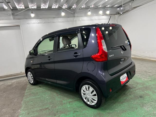デイズＪ　走行３０４５３キロ／車検整備付／ドラレコ一年保証・走行距離無制限走行３０４５３キロ　車検整備付　助手席エアバック　純正カーペットマット　ドラレコ　ベンチシート（埼玉県）の中古車
