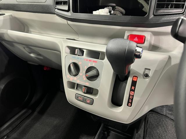 ミライースＸ　ＳＡIII　走行３２２６キロ／ＬＥＤヘッドランプ／マット１年保証距離無制限　走行距離３２２６キロ　純正カーペットマット　助手席エアバッグ　クリアランスソナー　オートマチックハイビーム　オートライト　ＬＥＤヘッドランプ　アイドリングストップ　キーレス（埼玉県）の中古車