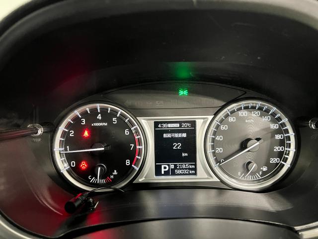 エスクードベースグレード 4WD/走行58032キロ/フルセグナビ1年保証距離無制限 走行距離58032キロ フルセグナビ バックカメラ ブルートゥース 純正マット 助手席エアバッグ オートライト HIDヘッドランプ アイドリングストップ シートヒーター(埼玉県)の中古車