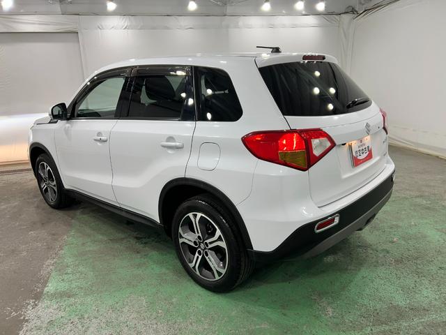 エスクードベースグレード 4WD/走行58032キロ/フルセグナビ1年保証距離無制限 走行距離58032キロ フルセグナビ バックカメラ ブルートゥース 純正マット 助手席エアバッグ オートライト HIDヘッドランプ アイドリングストップ シートヒーター(埼玉県)の中古車