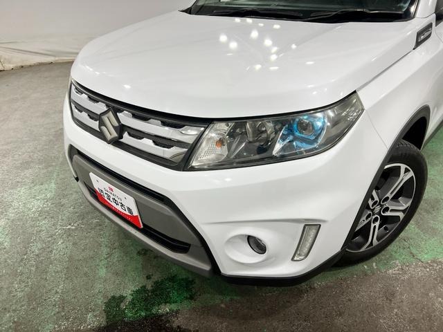 エスクードベースグレード 4WD/走行58032キロ/フルセグナビ1年保証距離無制限 走行距離58032キロ フルセグナビ バックカメラ ブルートゥース 純正マット 助手席エアバッグ オートライト HIDヘッドランプ アイドリングストップ シートヒーター(埼玉県)の中古車