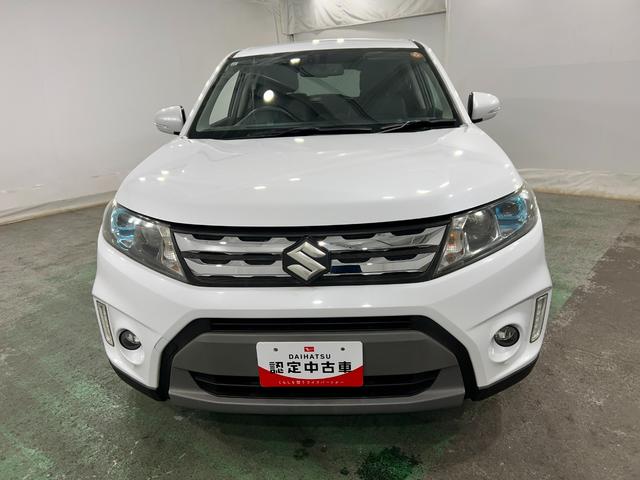 エスクードベースグレード 4WD/走行58032キロ/フルセグナビ1年保証距離無制限 走行距離58032キロ フルセグナビ バックカメラ ブルートゥース 純正マット 助手席エアバッグ オートライト HIDヘッドランプ アイドリングストップ シートヒーター(埼玉県)の中古車