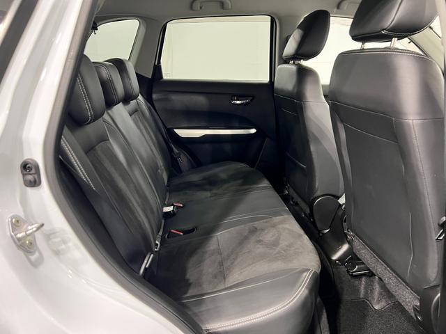 エスクードベースグレード 4WD/走行58032キロ/フルセグナビ1年保証距離無制限 走行距離58032キロ フルセグナビ バックカメラ ブルートゥース 純正マット 助手席エアバッグ オートライト HIDヘッドランプ アイドリングストップ シートヒーター(埼玉県)の中古車