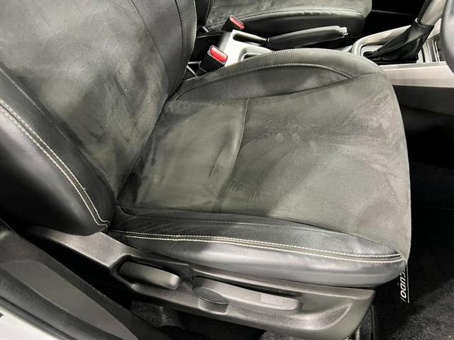 エスクードベースグレード 4WD/走行58032キロ/フルセグナビ1年保証距離無制限 走行距離58032キロ フルセグナビ バックカメラ ブルートゥース 純正マット 助手席エアバッグ オートライト HIDヘッドランプ アイドリングストップ シートヒーター(埼玉県)の中古車