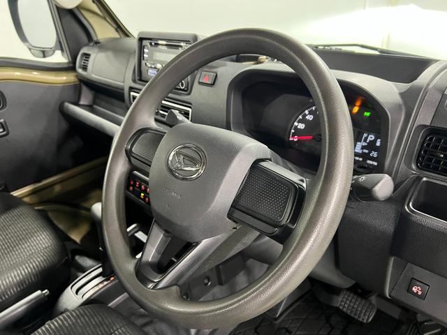 ハイゼットトラックジャンボエクストラ　４ＷＤ／走行２６１５５キロ／ＬＥＤランプ１年保証距離無制限　走行距離２６１５５キロ　ＣＤチューナー　純正マット　クリアランスソナー　オートマチックハイビーム　ＬＥＤヘッドランプ　アイドリングストップ　荷台作業灯　電動格納式ドアミラー（埼玉県）の中古車
