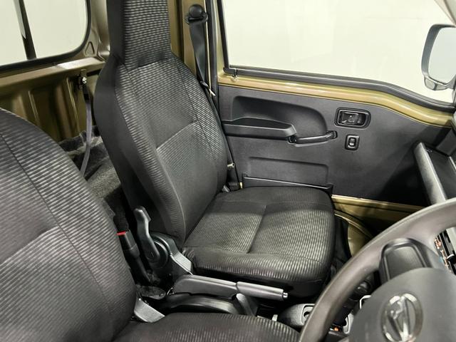 ハイゼットトラックジャンボエクストラ　４ＷＤ／走行２６１５５キロ／ＬＥＤランプ１年保証距離無制限　走行距離２６１５５キロ　ＣＤチューナー　純正マット　クリアランスソナー　オートマチックハイビーム　ＬＥＤヘッドランプ　アイドリングストップ　荷台作業灯　電動格納式ドアミラー（埼玉県）の中古車