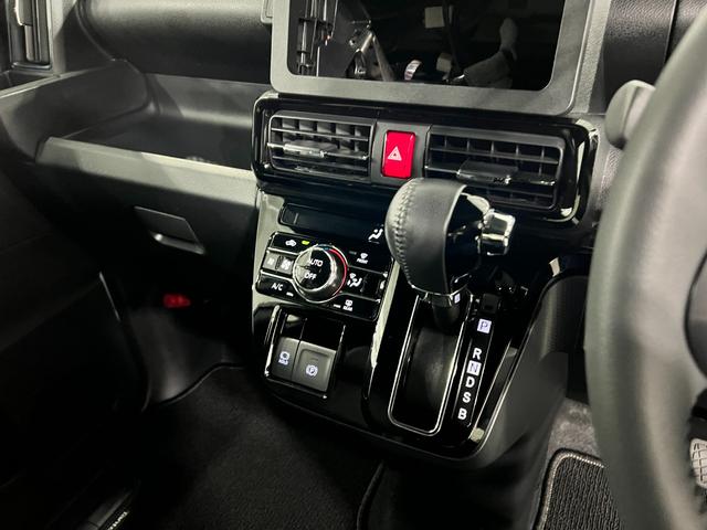 タントカスタムＲＳ　走行１２３１７キロ／ＬＥＤヘッドランプ／マット１年保証距離無制限　走行距離１２３１７キロ　純正マット　サイドエアバッグ　ＬＥＤヘッドランプ　アイドリングストップ　シートヒーター　両側電動スライドドア　オート格納式ドアミラー　電動パーキングブレーキ（埼玉県）の中古車