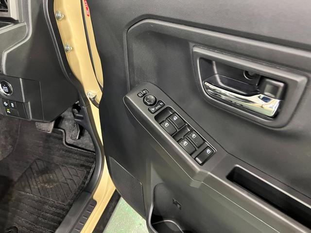 タフトGターボ クロムベンチャー 走行35222キロ/純正マット1年保証距離無制限 走行距離35222キロ 純正マット サイドエアバッグ LEDヘッドランプ アイドリングストップ オート格納式ドアミラー 電動パーキングブレーキ(埼玉県)の中古車