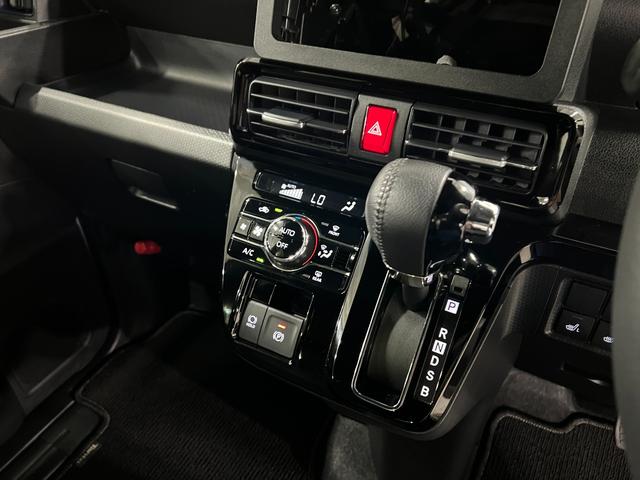 タントカスタムＲＳ　走行３７００キロ／クリアランスソナー一年保証・走行距離無制限　走行３７００キロ　サイドエアバック　クリアランスソナー　オートマチックハイビーム　オートライト　ＬＥＤヘッドライト　ベンチシート　シートヒーター　両側電動スライドドア（埼玉県）の中古車