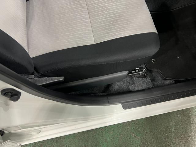 ミライースL SAIII 走行3792キロ/クリアランスソナー一年保証・走行距離無制限 走行3792キロ 助手席エアバック オートライト オートマチックハイビーム クリアランスソナー アイドリングストップ(埼玉県)の中古車