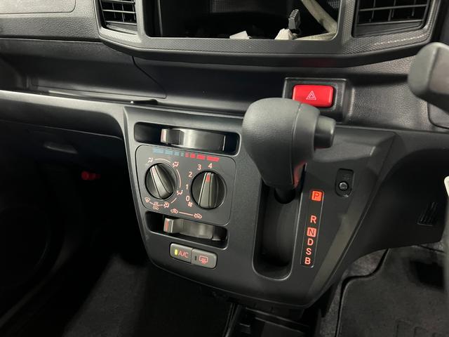 ミライースＬ　ＳＡIII　走行５２５７キロ／オートライト／マット１年保証距離無制限　走行距離５２５７キロ　純正マット　助手席エアバッグ　クリアランスソナー　オートマチックハイビーム　オートライト　アイドリングストップ　スマートアシスト３　キーレスエントリー（埼玉県）の中古車