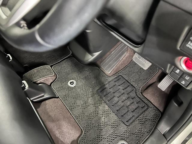 Ｎ−ＢＯＸカスタムＧ・Ｌターボホンダセンシング　走行２４２２７キロ／ナビワンオーナー　禁煙車　フルセグナビ　バックカメラ　ドラレコ　純正マット　サイドエアバッグ　ＬＥＤヘッドランプ　アイドリングストップ　両側電動スライドドア（埼玉県）の中古車