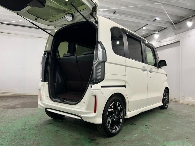 Ｎ−ＢＯＸカスタムＧ・Ｌターボホンダセンシング　走行２４２２７キロ／ナビワンオーナー　禁煙車　フルセグナビ　バックカメラ　ドラレコ　純正マット　サイドエアバッグ　ＬＥＤヘッドランプ　アイドリングストップ　両側電動スライドドア（埼玉県）の中古車