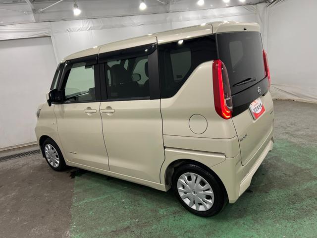 ルークスS 走行7997キロ/ナビ/ETC一年保証・走行距離無制限走行7997キロ ワンセグナビ ブルートゥース ETC 助手席エアバック 純正カーペットマット オートライト(埼玉県)の中古車