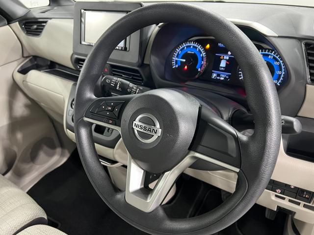 ルークスS 走行7997キロ/ナビ/ETC一年保証・走行距離無制限走行7997キロ ワンセグナビ ブルートゥース ETC 助手席エアバック 純正カーペットマット オートライト(埼玉県)の中古車
