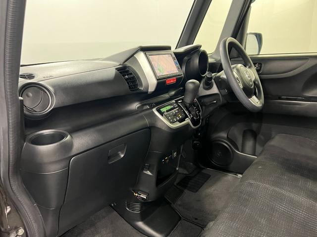 N−BOXG・Lパッケージ 走行32593キロ/車検整備付/雹害/ナビ一年保証・走行距離無制限走行32593キロ 雹害 車検整備付 ワンセグナビ バックカメラ サイドエアバック ベンチシート(埼玉県)の中古車